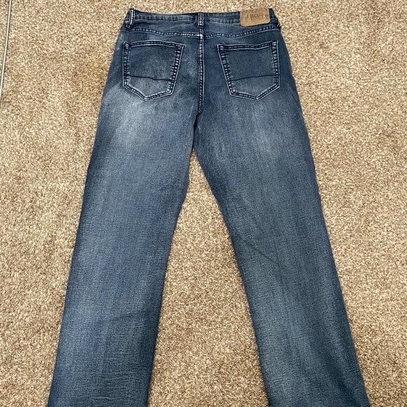 Izod Med Wash Distressed Relaxed Fit Comfort Stretch Mens Jeans Size 30/30 - Picture 3 of 6